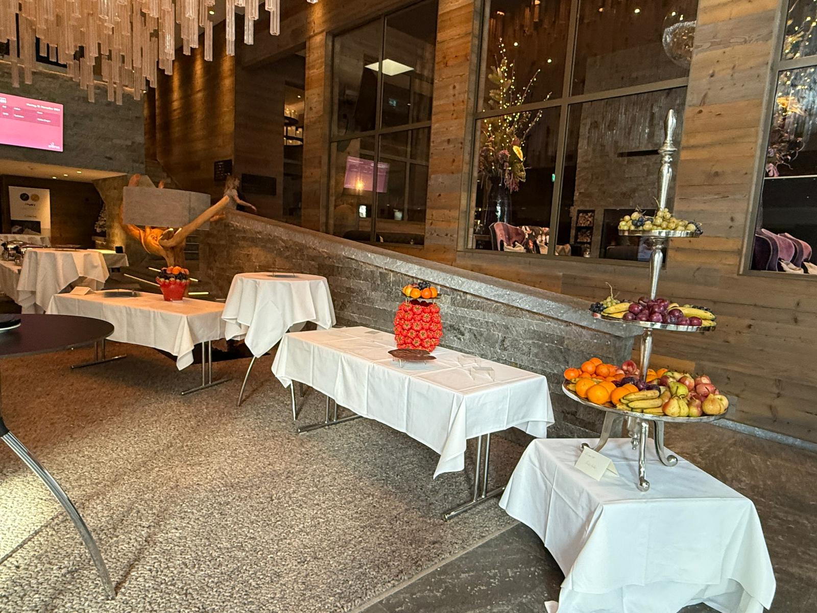 Event-Location mit professionellem Catering-Setup